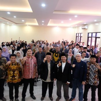 04 - seminar Perkembangan Ekonomi dan Keuangan Syariah di Indonesia