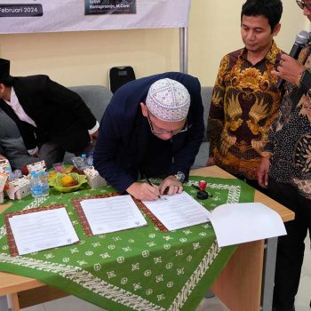 06 (MOU)-seminar-Perkembangan-Ekonomi-dan-Keuangan-Syariah-di-Indonesia