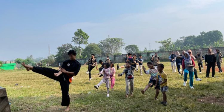 KKN Kelompok 02 Institut Nida El-Adabi Gelar Pelatihan Pencak Silat untuk Anak-anak