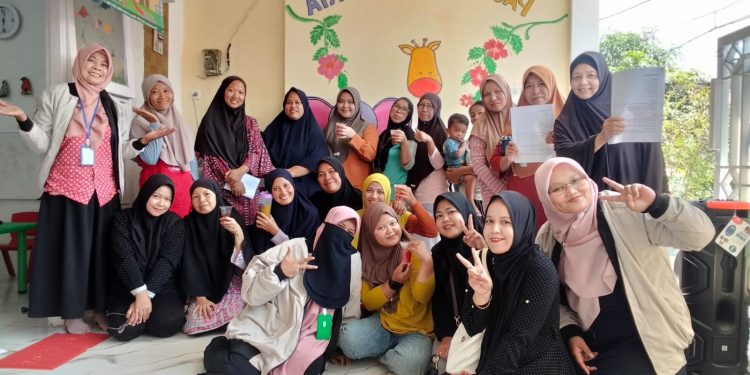 Kelompok 12 KKN Mahasiswa Institut Nida El Adabi Mengangkat Kearifan Lokal melalui Edukasi Minuman Kesehatan