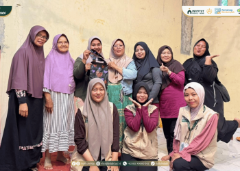 Dari Limbah Jadi Berkah: KKN Kelompok 1 Indasarta Gelar Workshop Daur Ulang Plastik di Desa Suradita