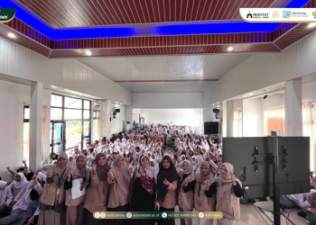 KKN Akara 06 Institut Nida El-Adabi Gelar Seminar “Dari Scroll FYP Jadi Sumber Cuan” di SMK Al Ikhlas Bojong Kamal