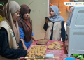 Dorong Ekonomi Lokal, KKN INDABI Dampingi Ibu-Ibu Lengkong Kiyai Olah Kue Kaak Jadi Produk Unggulan