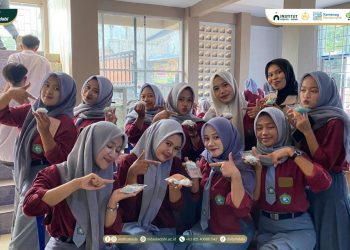 Dari Ide Menjadi Peluang, KKN INDABI Kelompok 03 Gelar Praktik “Mochi to Money” Bersama Siswa SMK Insan Madani